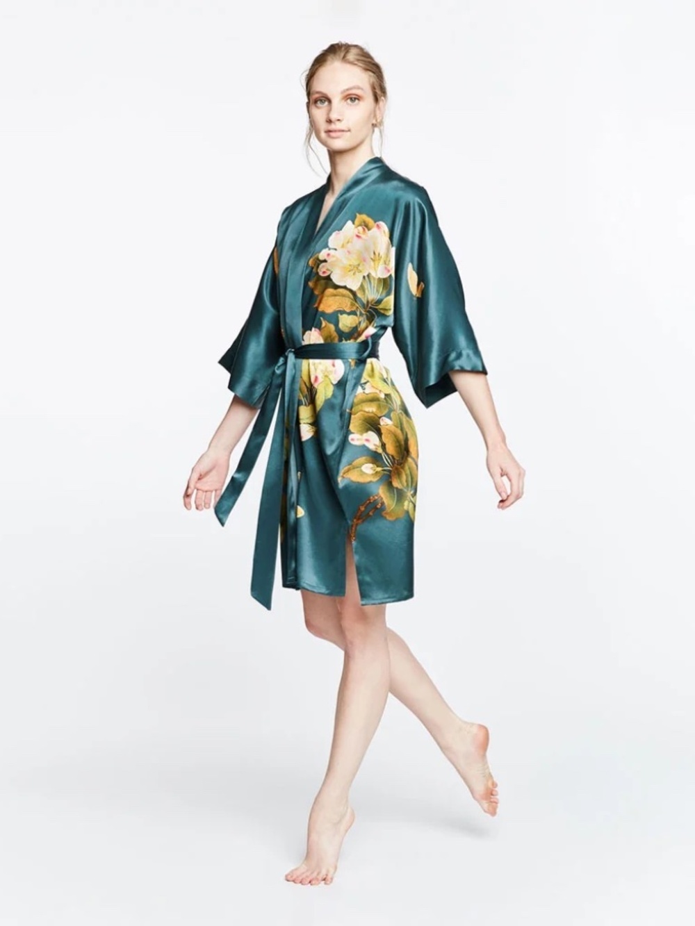 Kim + Ono Washable Silk Peony & Butterfly Short Kimono Robe; Gently used